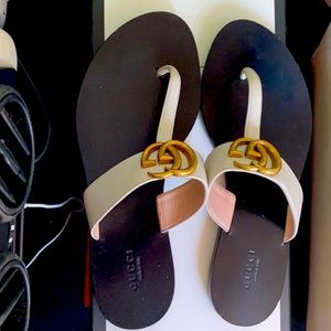 Gucci flat marmont leather thong sandals size 37.5